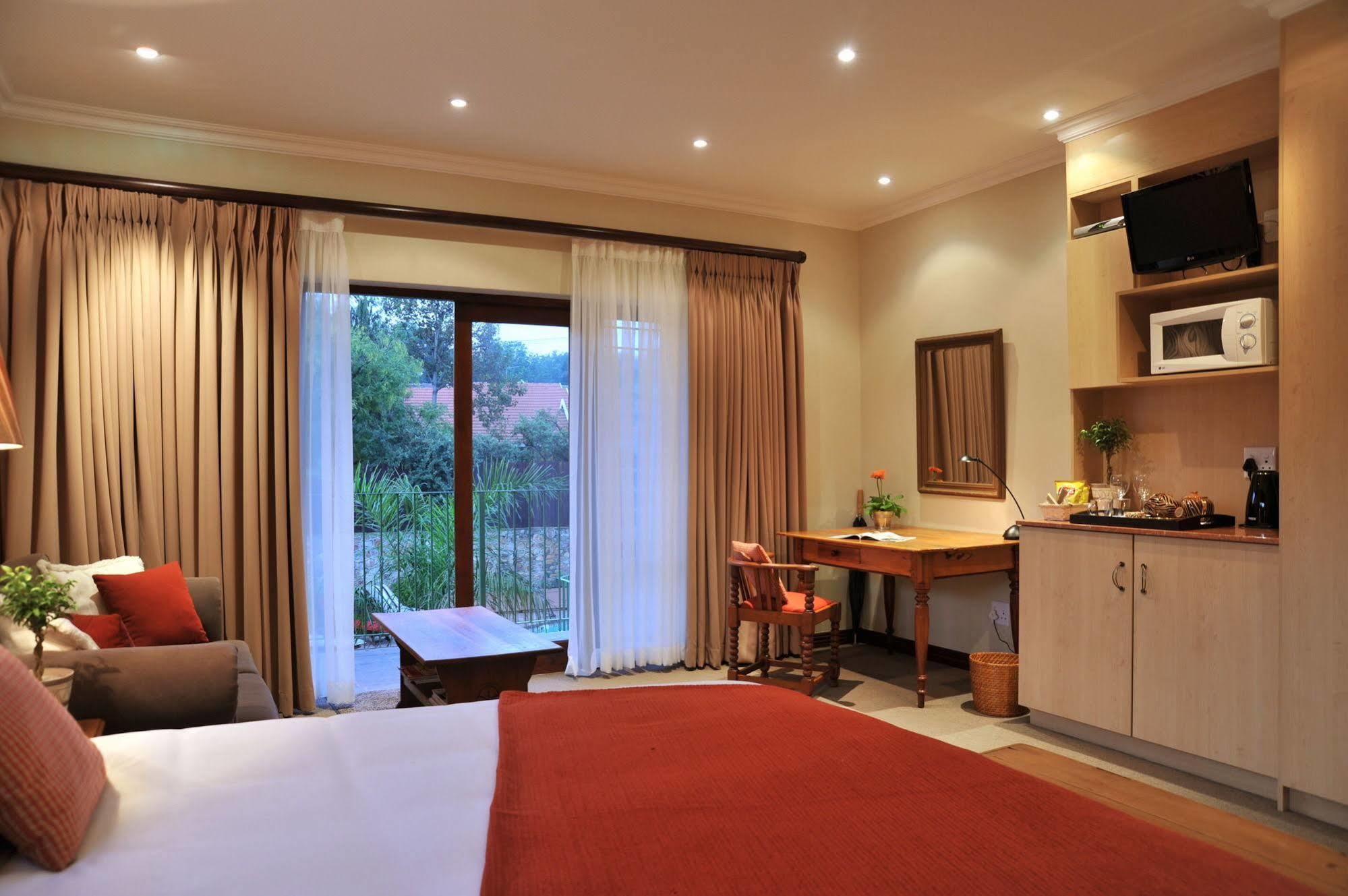 Claires Of Sandton Luxury Guest House Johannesburg Ngoại thất bức ảnh